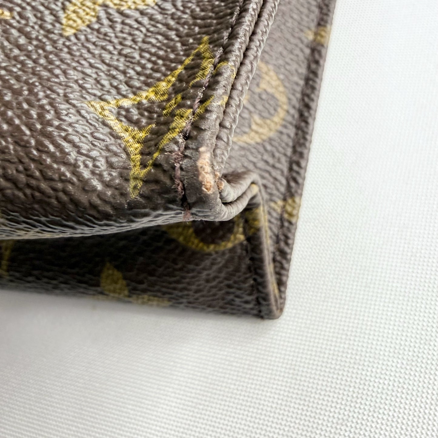 Louis Vuitton Monogram Pochette Toilette 26 Clutch Bag