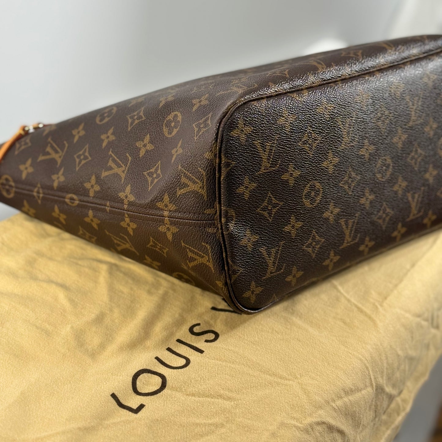 Louis Vuitton Monogram Neverfull MM with Pouch