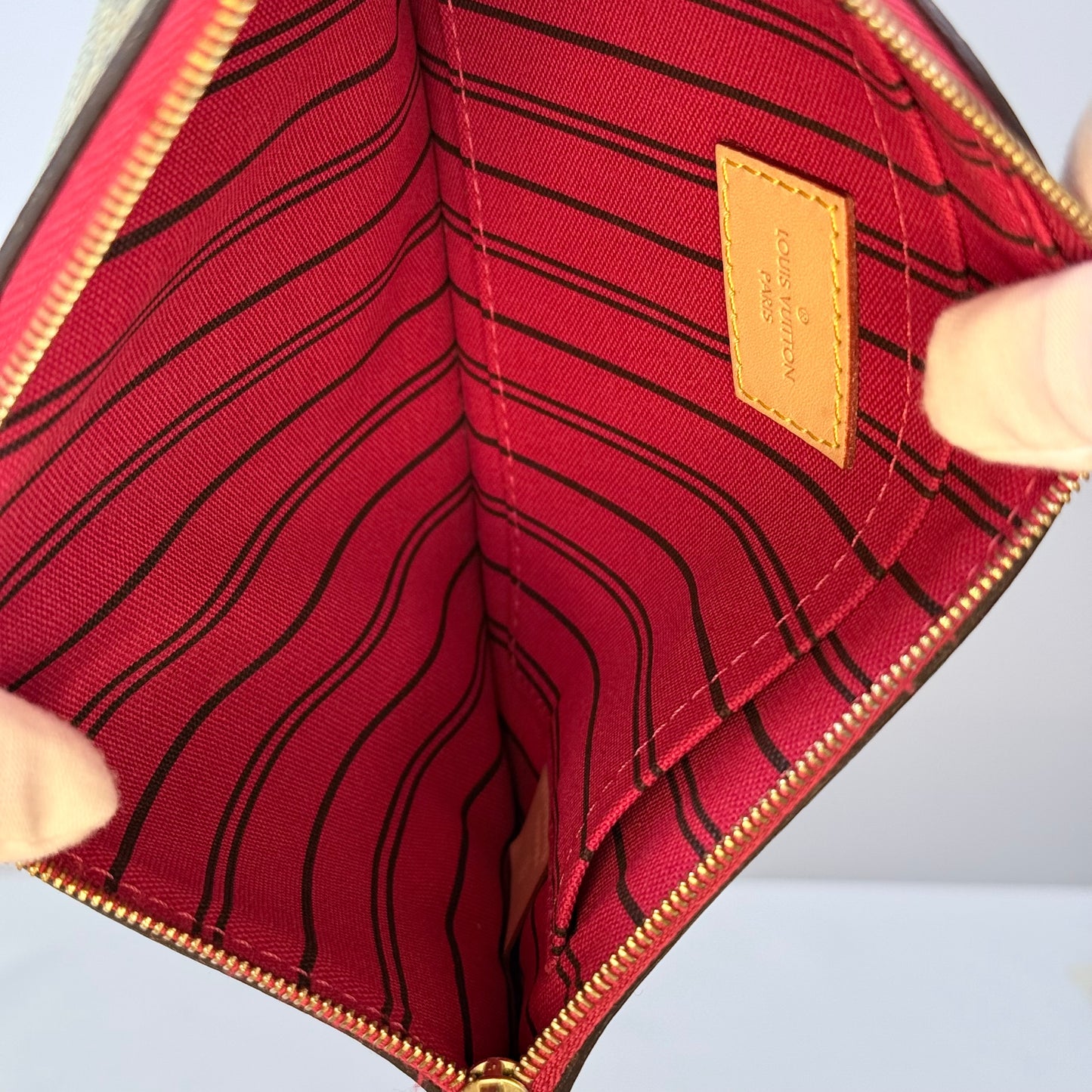 LOUIS VUITTON Monogram Neverfull MM Pouch Accessory Pouch