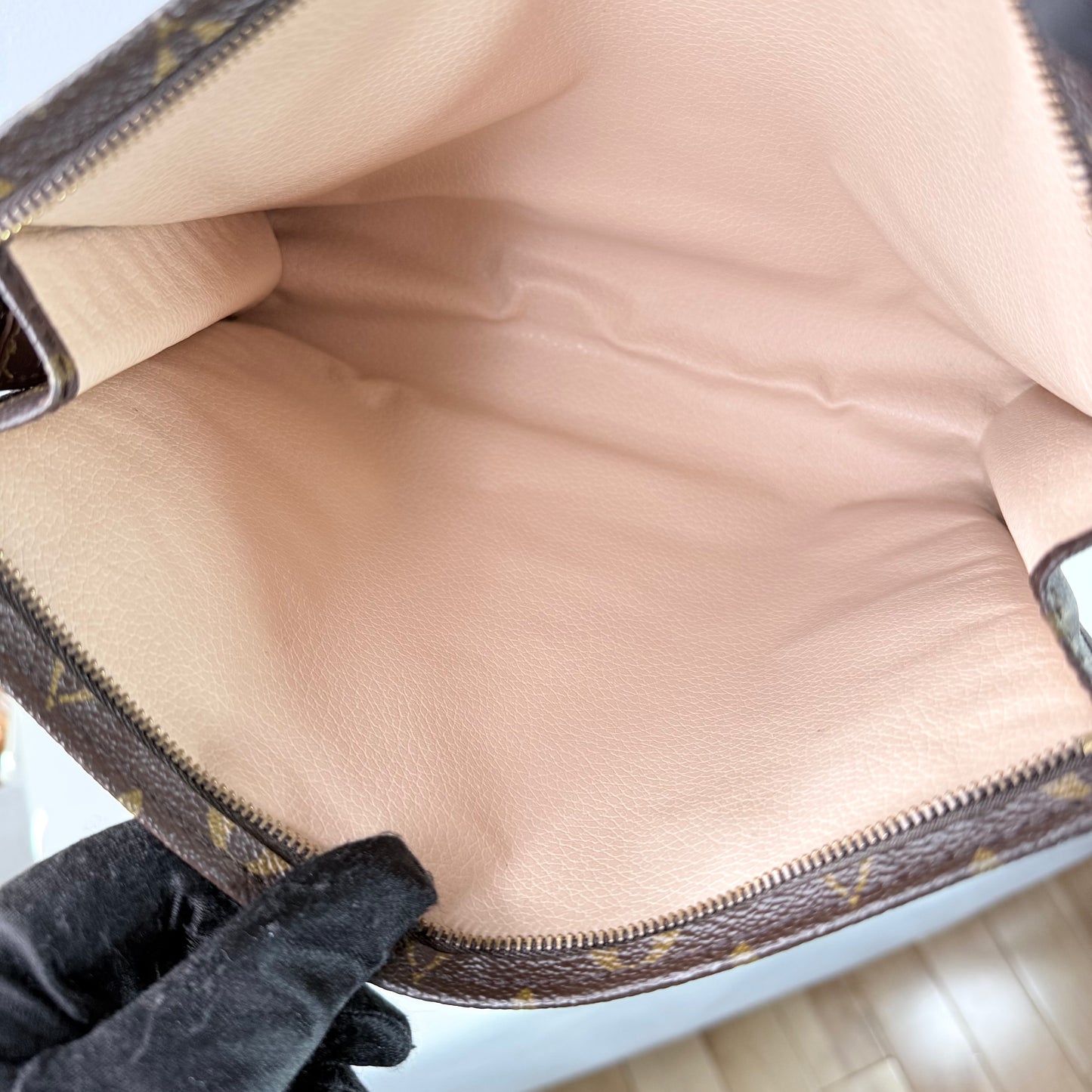 Louis Vuitton Monogram Pochette Toilette 26 Clutch Bag