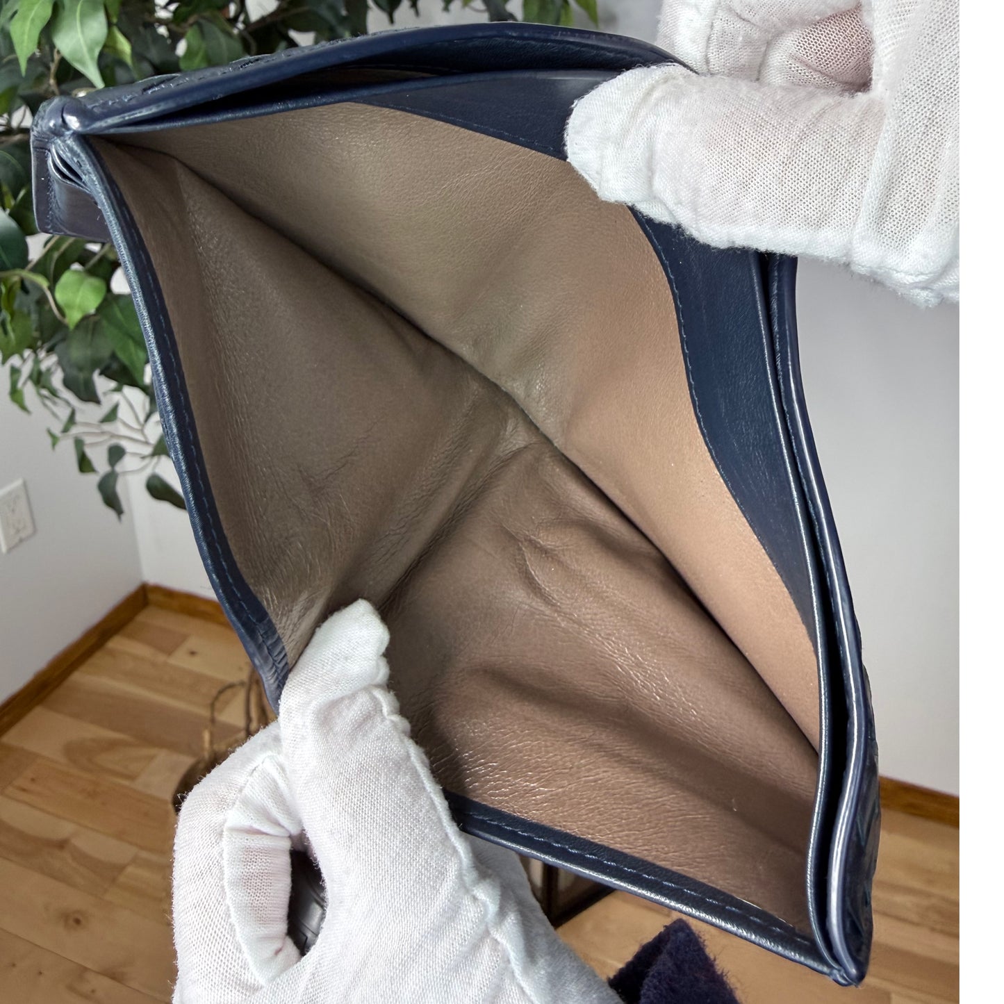 Bottega Veneta Intrecciato Wallet Bifold Leather Unisex Made in Italy Navy