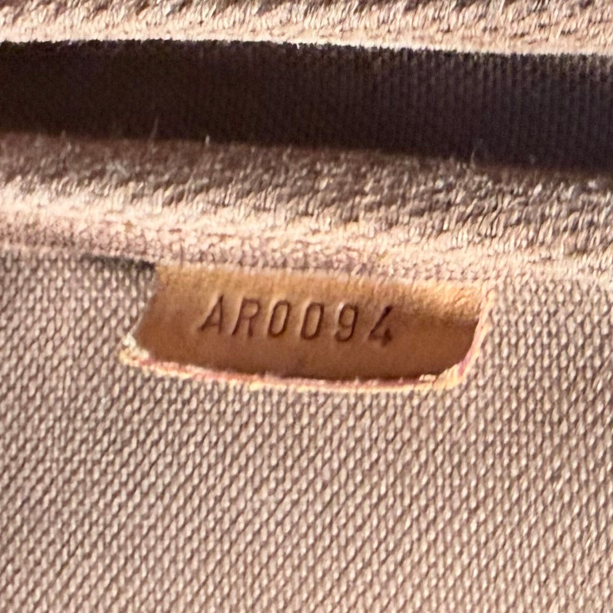 Louis Vuitton Pochette Accessories Monogram Canvas Shoulder Bag