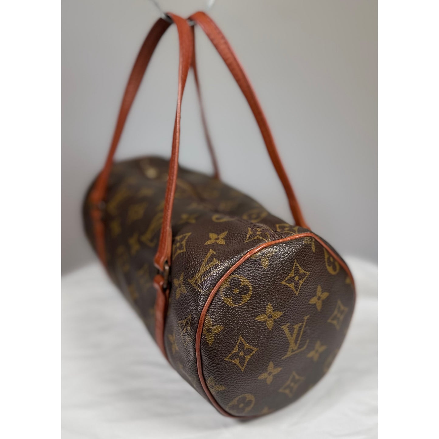 Louis Vuitton Papillon 26 Monogram Handbag w/ Dust Bag
