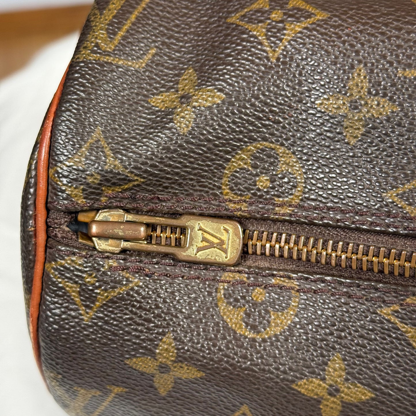 Louis Vuitton Papillon 26 Monogram Handbag w/ Dust Bag