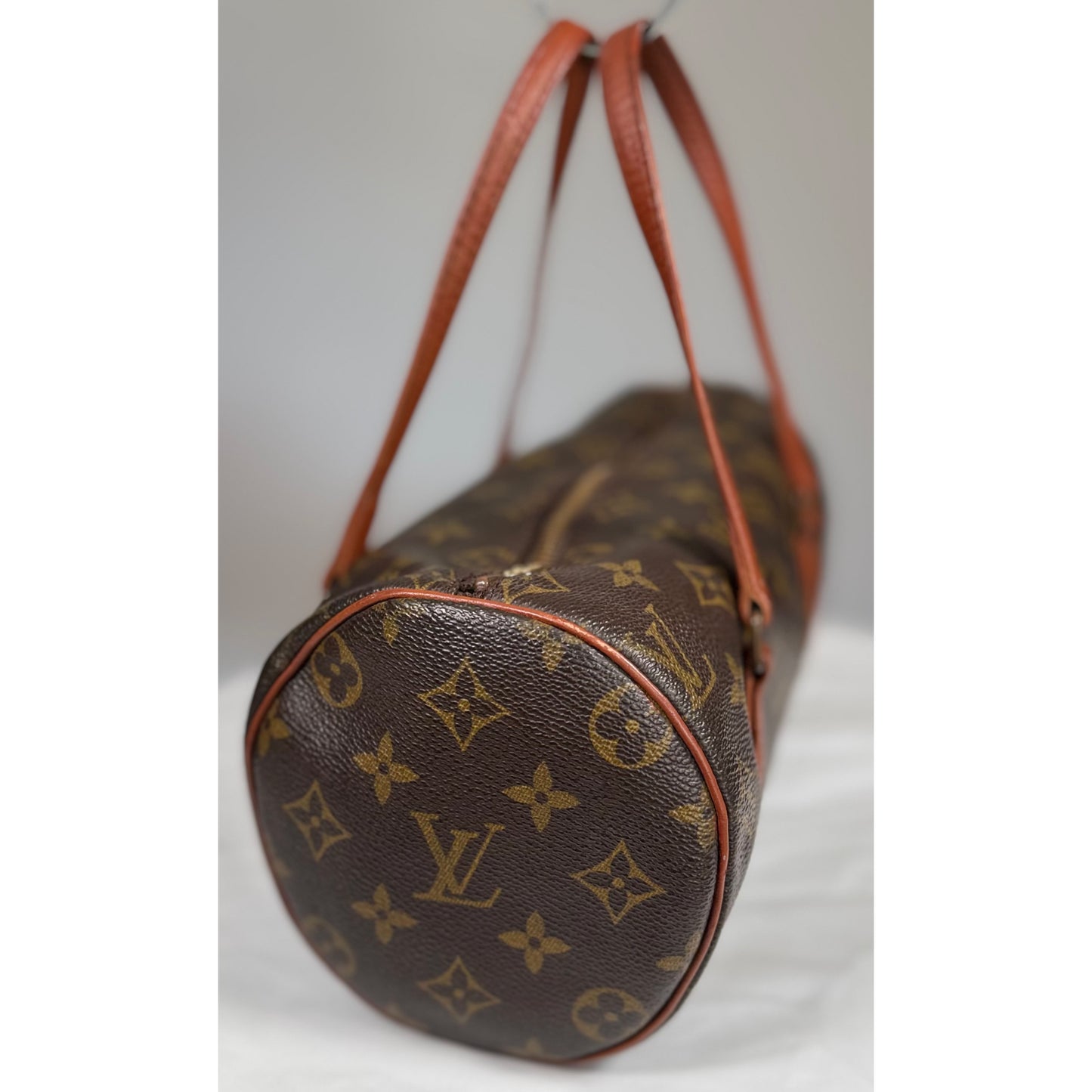 Louis Vuitton Papillon 26 Monogram Handbag w/ Dust Bag