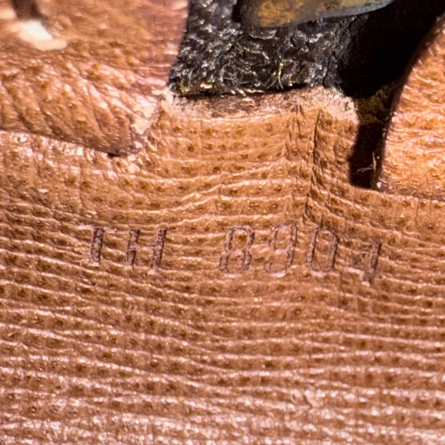 Louis Vuitton Papillon 26 Monogram Handbag w/ Dust Bag