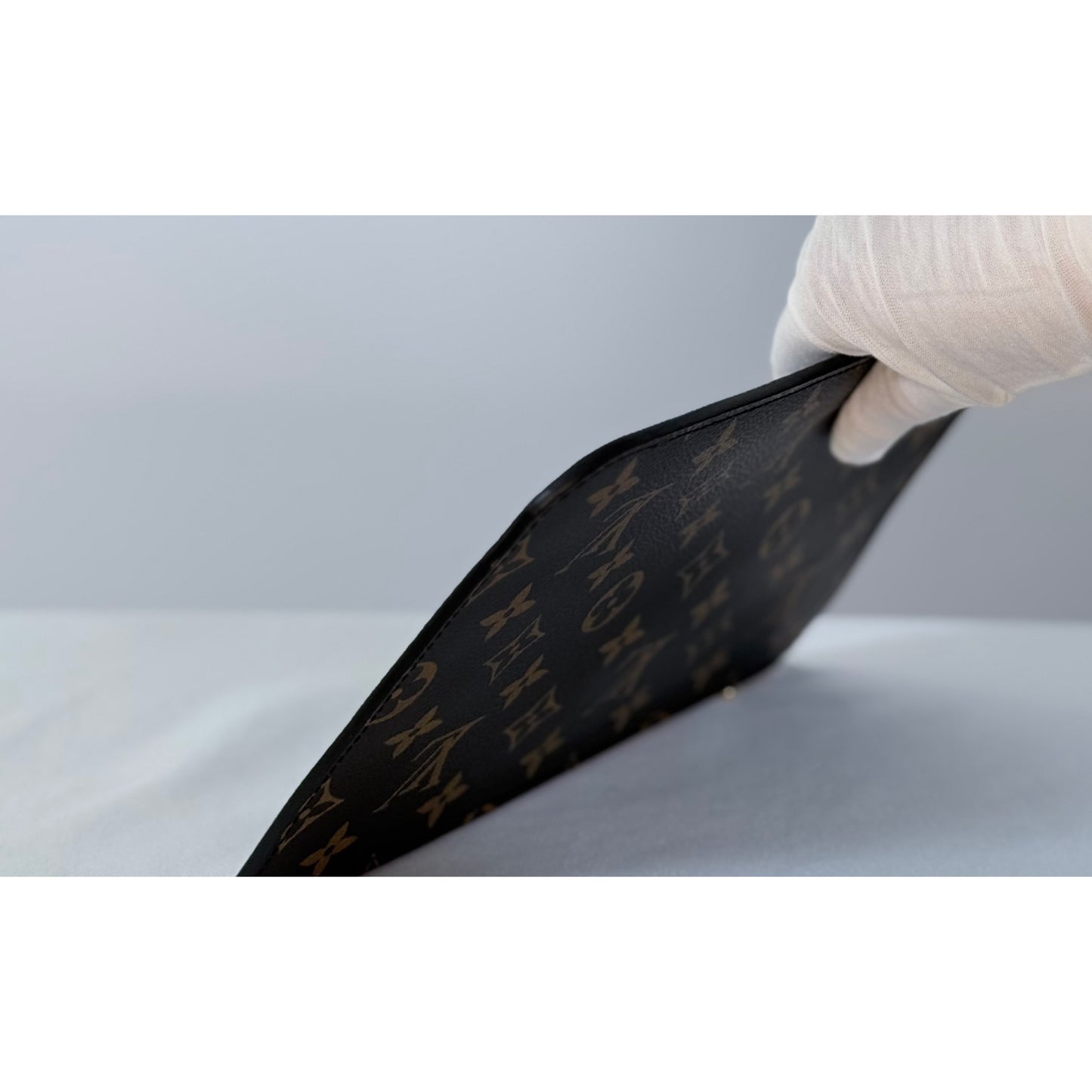 LOUIS VUITTON Monogram Neverfull MM Pouch Accessory Pouch