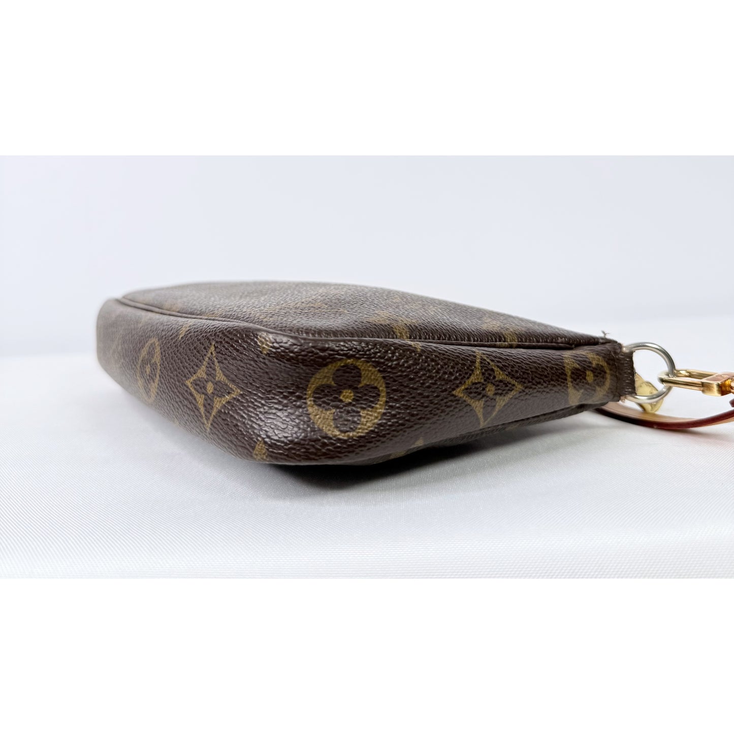 Louis Vuitton Pochette Accessories Monogram Canvas Shoulder Bag
