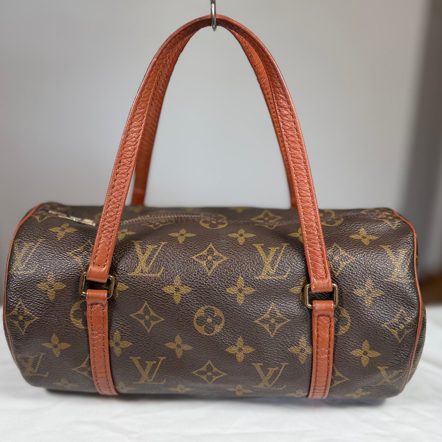 Louis Vuitton Papillon 26 Monogram Handbag w/ Dust Bag