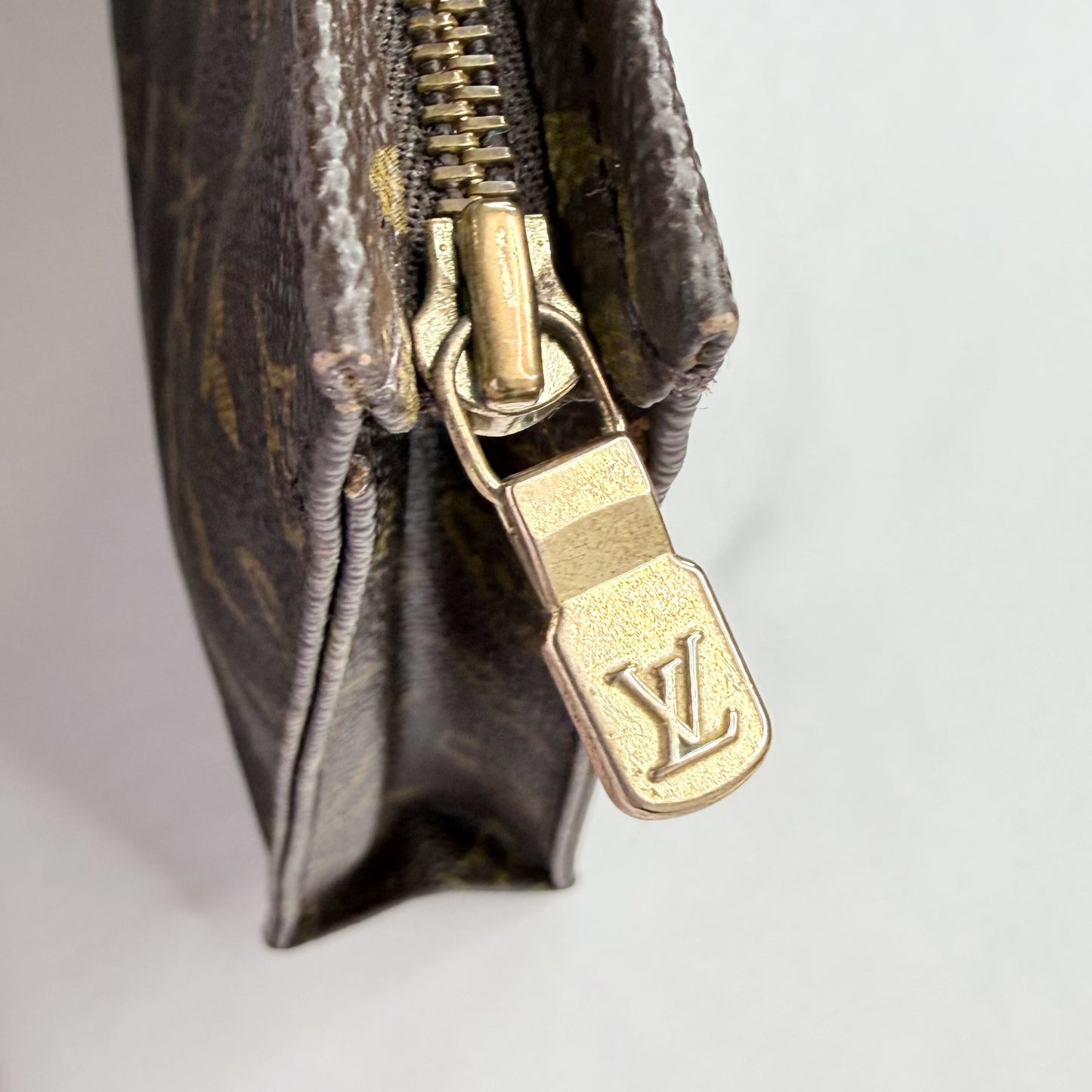 Louis Vuitton Monogram Pochette Toilette 26 Clutch Bag