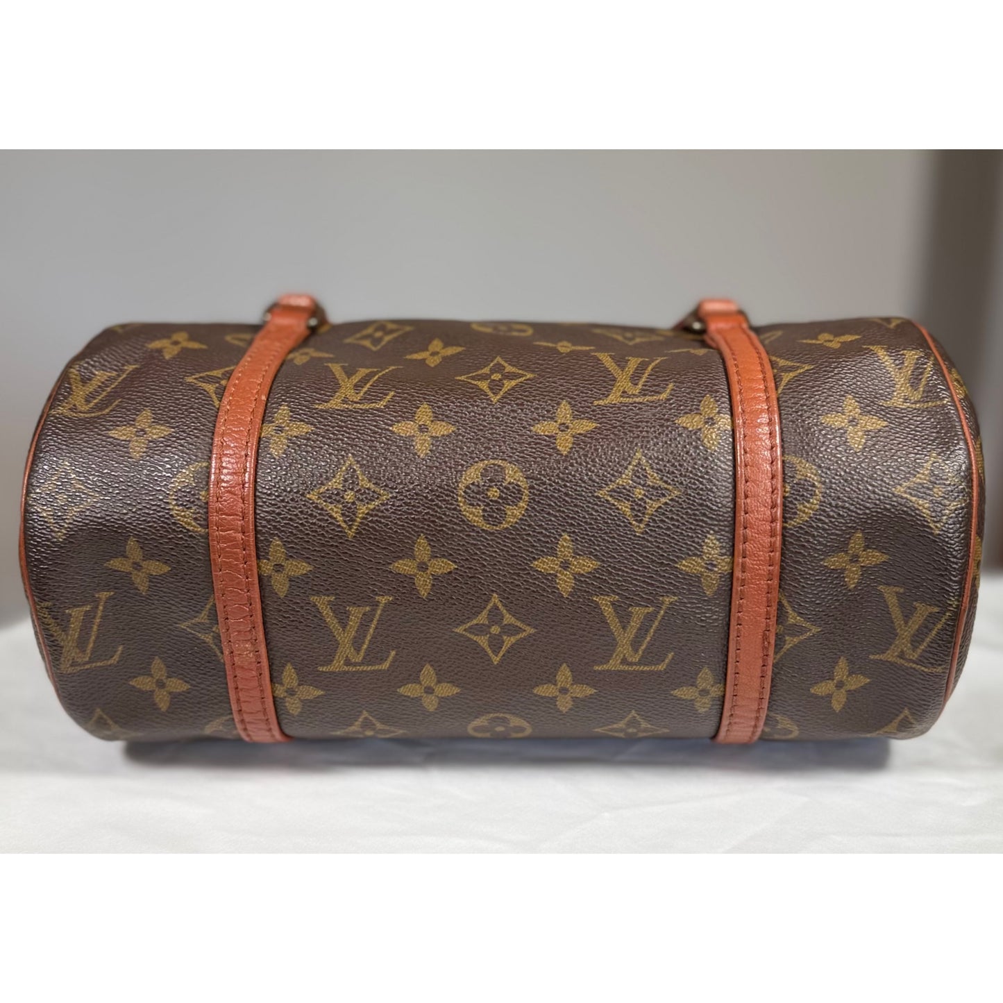 Louis Vuitton Papillon 26 Monogram Handbag w/ Dust Bag